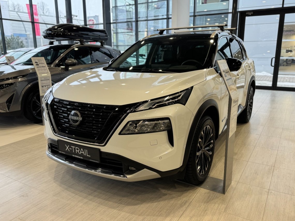 Nissan X-Trail Tekna + Pakiet Premium   R.